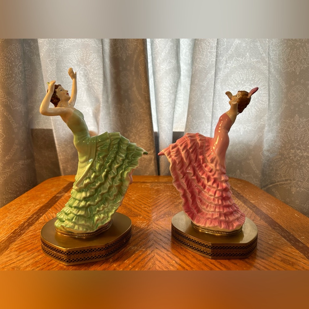 2 Piece Set Pink and Green Dancing Ladies on Gold Stand